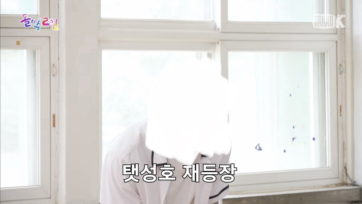 dao0mm's tweet photo. ㄷㅂㅇㅇ은 뭐 그럴 수도 있다고 생각했는데 (소속사가 편집하는게 아니니까) 소속사에서 올려주는 비하인드에서도 이러는 건 좀…
다른 표현법을 쓰면 좋을 것 같아요! https://t.co/b4EaEvql5V