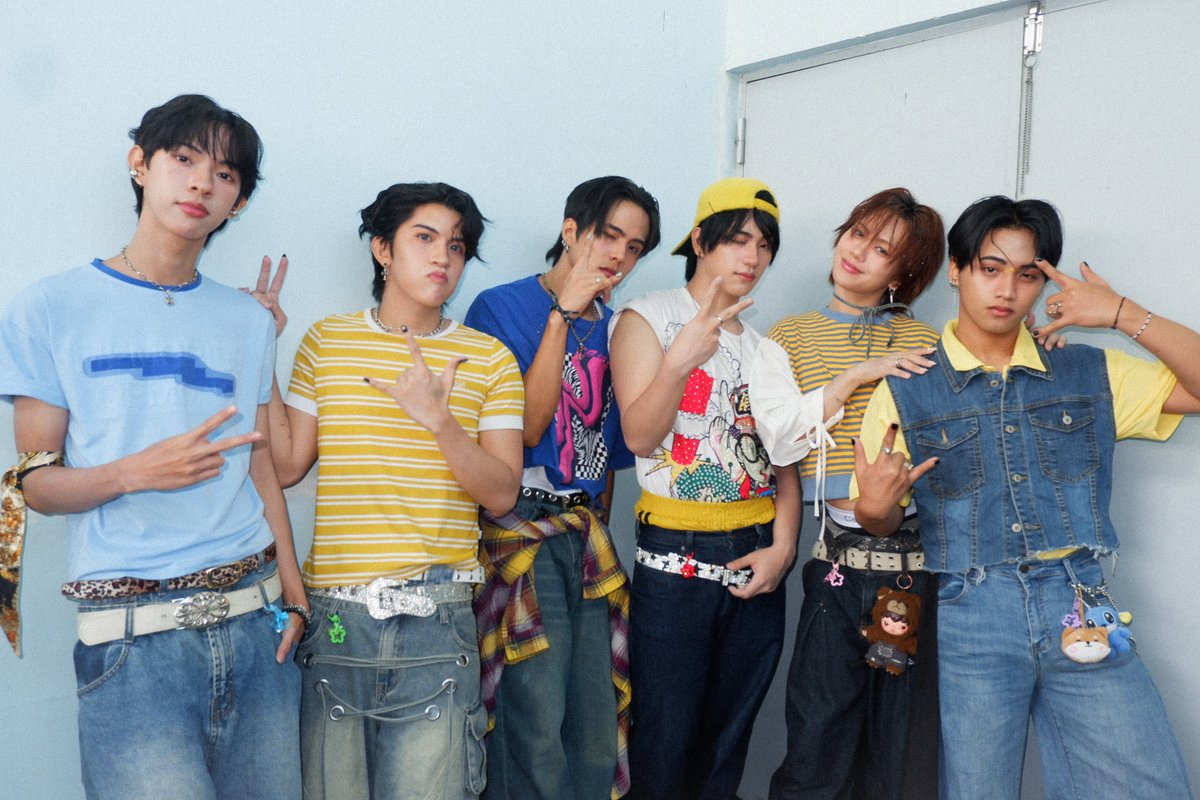 xpk7roofficial's tweet photo. [One FeSTIval Day: First Day High 2026] ⋆.📷˚ 

we definitely felt the STI-er energy!! thank u so much STI Ortigas-Cainta for having us. wishing everyone an amazing school year ahead ⭑.ᐟ

#FirstDayHigh2026 #OneFeSTIvalDay #XPK7RO .ᐟ.ᐟ https://t.co/FjWQfcXYJx
