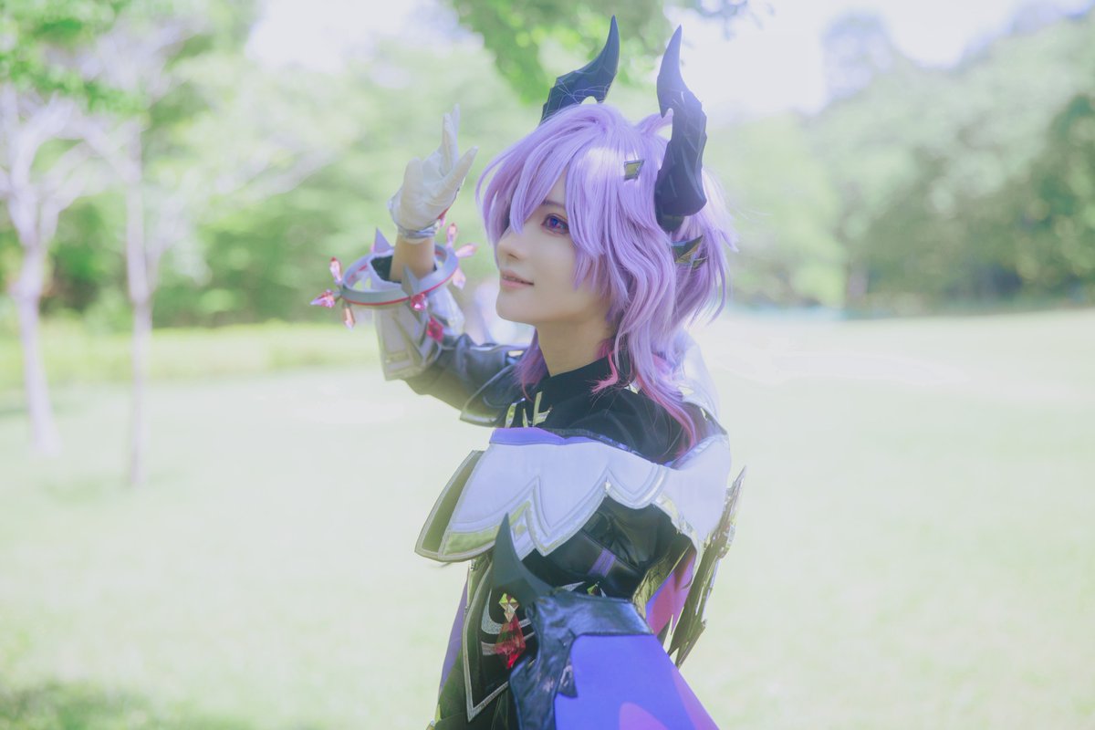 hoyo_mimi1229's tweet photo. cosplay 
原神／ドゥリン

 「 このあたりで遊んで…コホン、少し散歩してきてもいい？遠くへは行かないから。」

_____________________
photo @dokkoisyokorori 
#durin https://t.co/L2wAfLDOPb