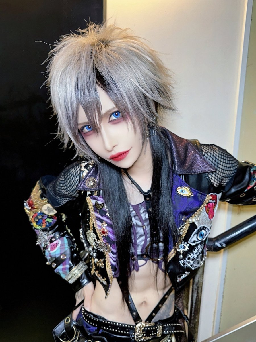 dennou_meno's tweet photo. サヨナラに代わる嘘をずっと探している https://t.co/nVBvnkVR3F