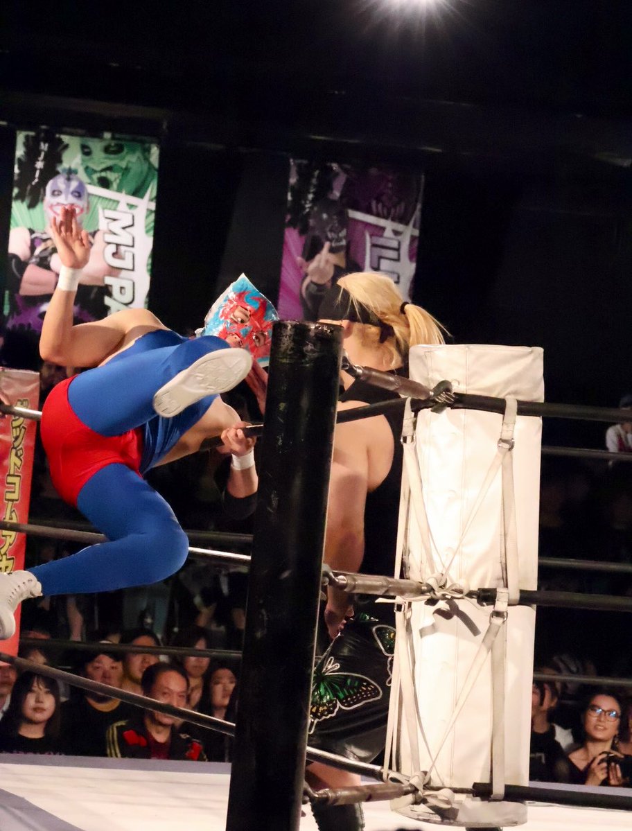 Sakura51247's tweet photo. 謎のマスクマン（？）ユニカラスJr🌟
ママがずっと気にしてた😂笑
#CHARISMANIA 
#ddtpro https://t.co/mqpQjLMvo2