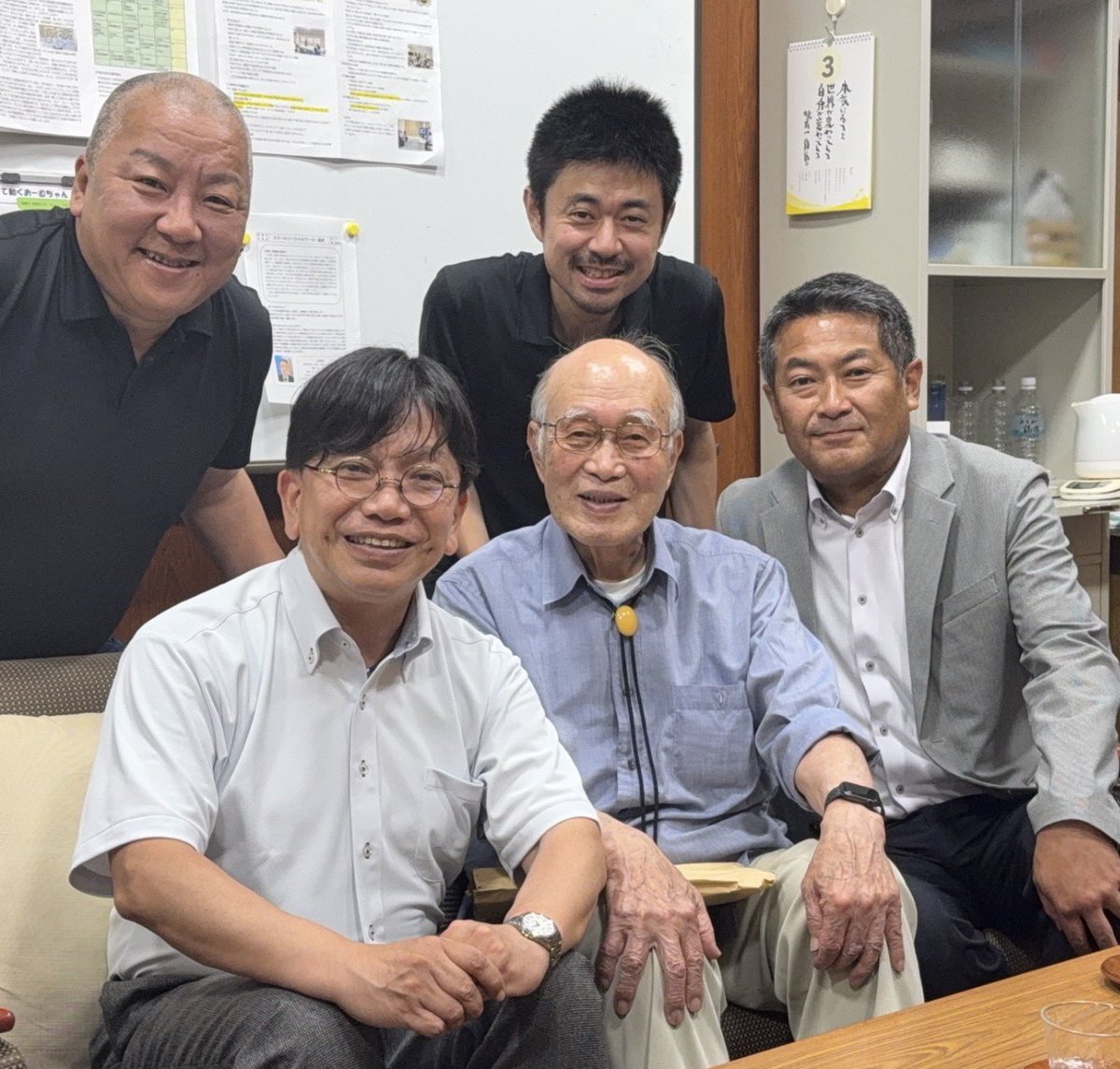 ryu0503arai's tweet photo. 神戸新聞の杉山記者から三田空襲の米軍記録を伺いました。
体験者やご遺族の悲しみ、悔しさが蘇り、戦争の残酷さを伝える決意を新たにしました。
多くの方に届けるため、杉山記者の協力でイベントを開催します。
・7/19(日)13時〜
・三田市まちづくり協働センター6階
※詳細は後日の神戸新聞で。 https://t.co/iMUQAuFNxb