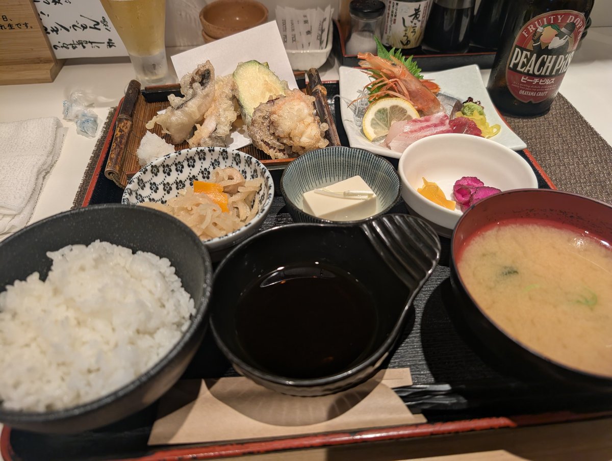 619decibel's tweet photo. その前に食べた定食 https://t.co/JxGjVf3IxY