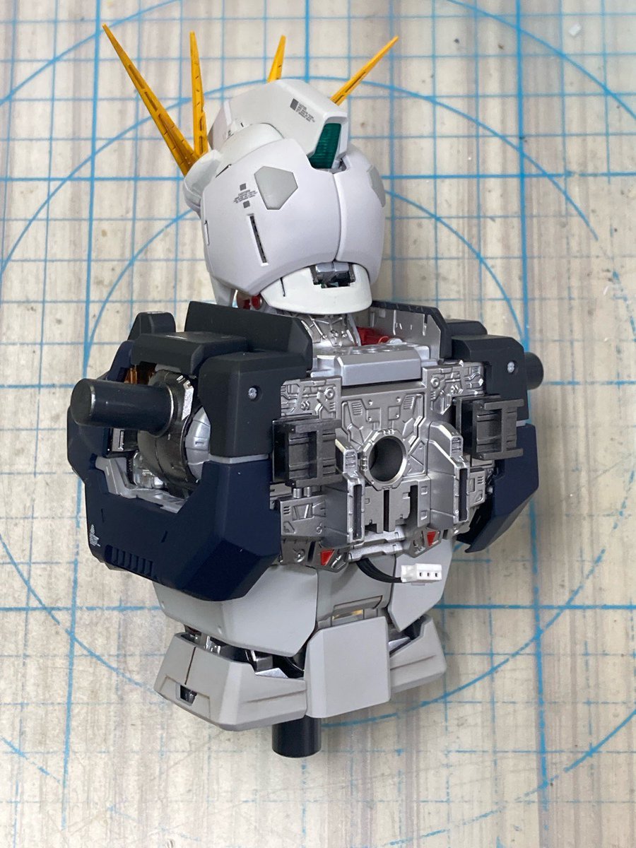 PG26154281's tweet photo. 横とか後ろとか
#ガンプラ #PG #PGU #νガンダム #塗装 https://t.co/pGfJfSFA5V