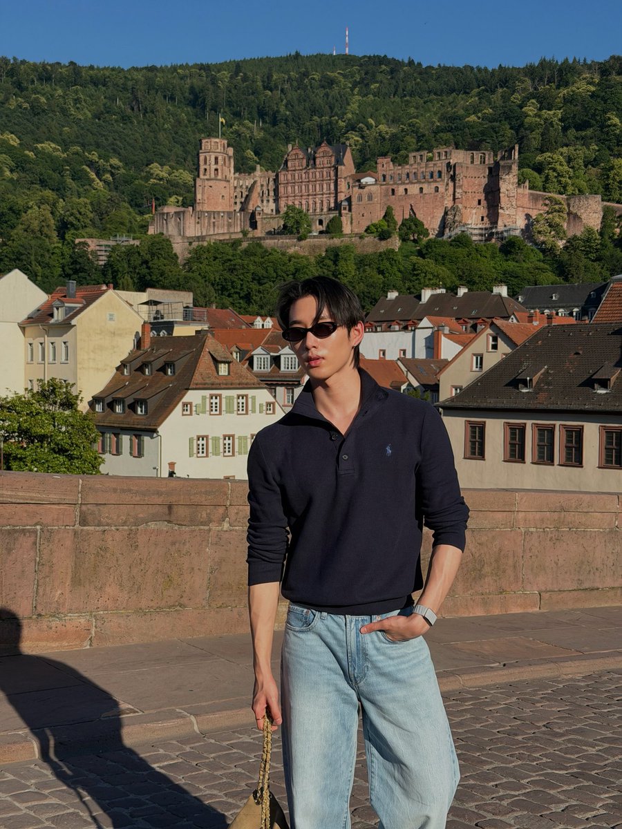 WEofficialTH's tweet photo. 020726 | Instagram Update 

📸 est_rvp :  by the river🚶🏻

🔗 : https://t.co/00Ii02BTdP

#est_rvp
#WEofficialTH https://t.co/WCn1PGrIit