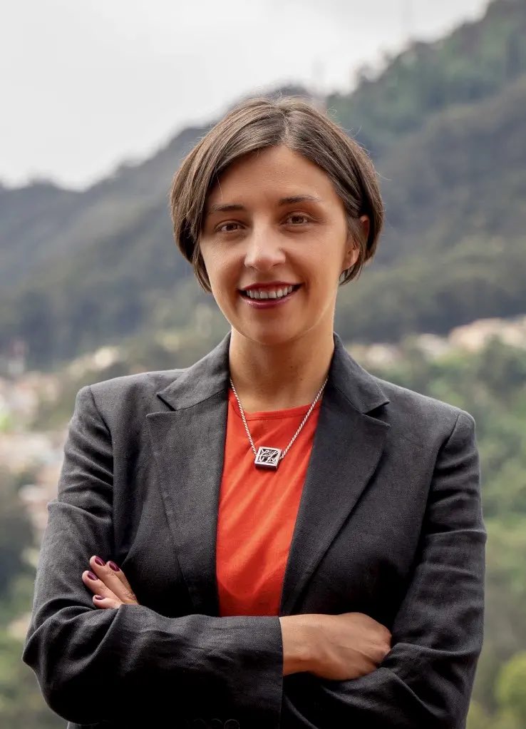 jorgerojas2022's tweet photo. Que gran acierto el del presidente @petrogustavo de designar como ministra de agricultura  a @MCarvajalinoV y que buen trabajo hizo para sacar adelante la reforma agraria y la política agraria progresista del campo colombiano. 

Contra viento y marea Carvajalino le respondió al país agrícola y al gobierno del cambio. 

Tremenda ministra, tiene mucho futuro político.