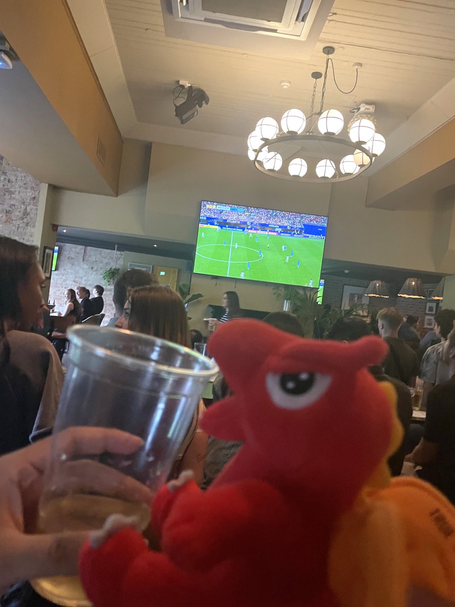 MSI__UK's tweet photo. Lucky was nervous for a second there.⚽🇬🇧
#englandfootball #worldcup #MSIUK #Viral #FYP #MSILucky https://t.co/PoSpL4brdM