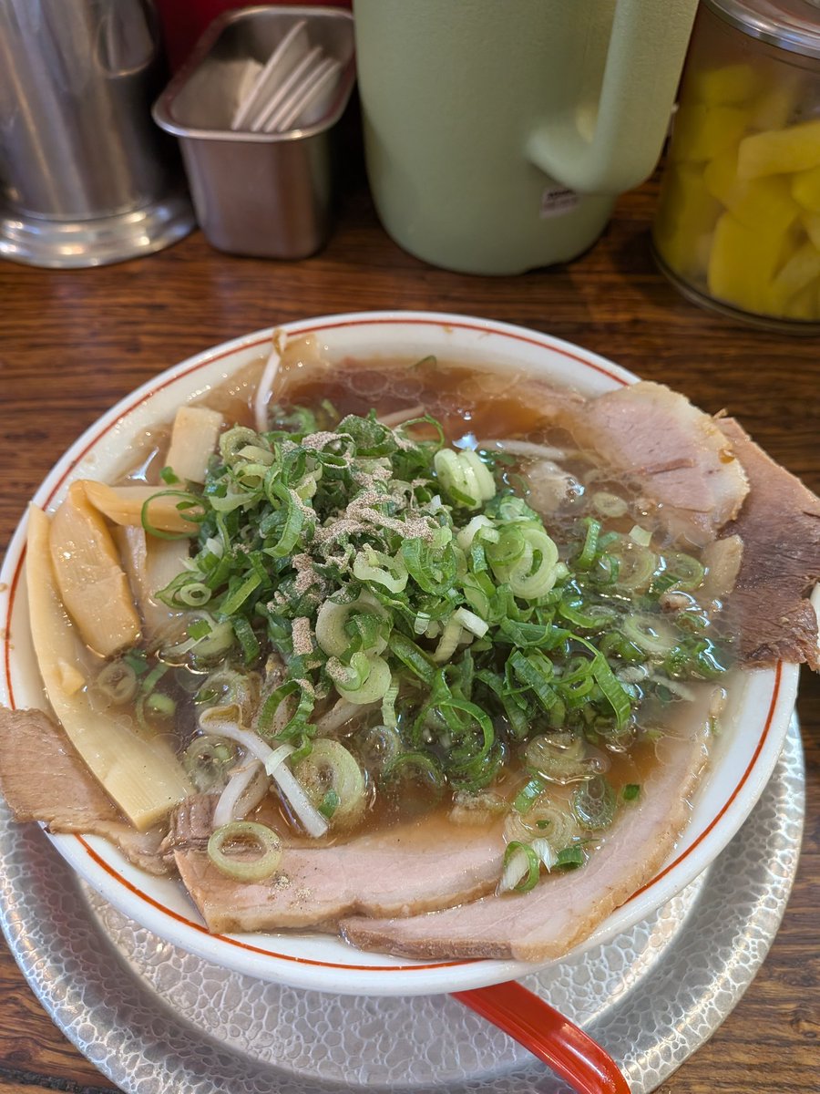 regulus5785's tweet photo. 久しぶりに神戸三宮に泊まりなので第一旭でラーメン
店舗が移動してた
飲んだ後は何でこんなに美味いのか https://t.co/lmzlvvPKl6
