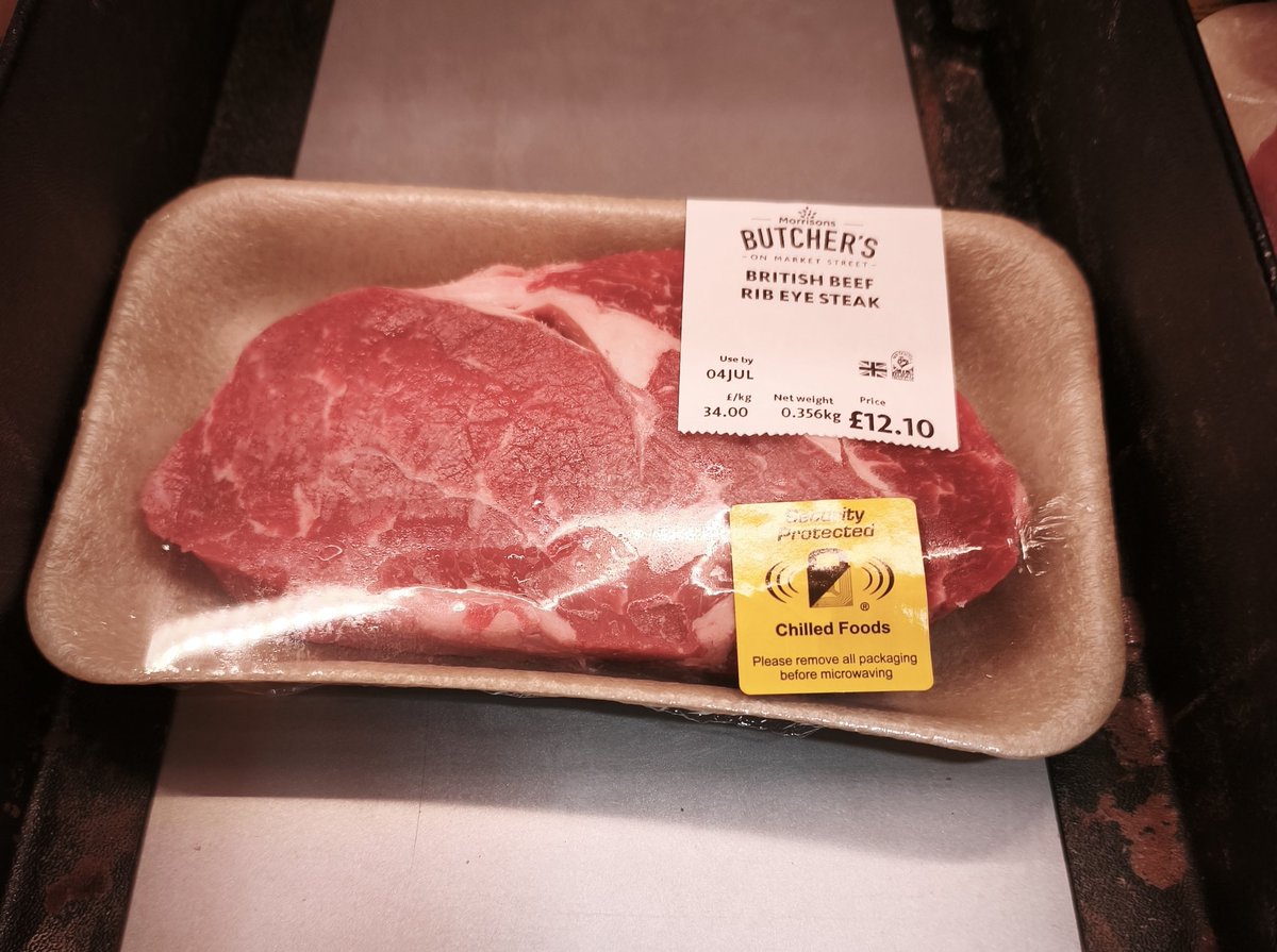 Apersonalview2's tweet photo. @Morrisons seriously.. 🤔 https://t.co/LUqR2fpQeR
