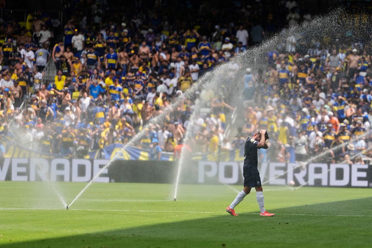 delpynews's tweet photo. ▶️¡UN DESAFÍO EXTRA PARA LA ALBIRROJA!|👀

🥵 Gran parte del país enfrenta este miércoles temperaturas sofocantes que, en los próximos días, podrían romper récords.

⚽ El intenso calor también genera preocupación por su posible impacto en los partidos del Mundial de fútbol y en las celebraciones por el 250.º aniversario de la independencia de Estados Unidos.

🌡️Se pronostica una máxima de 39 °C para el juego del sábado entre Paraguay y Francia en Filadelfia.   Vía: 

Vía: D10