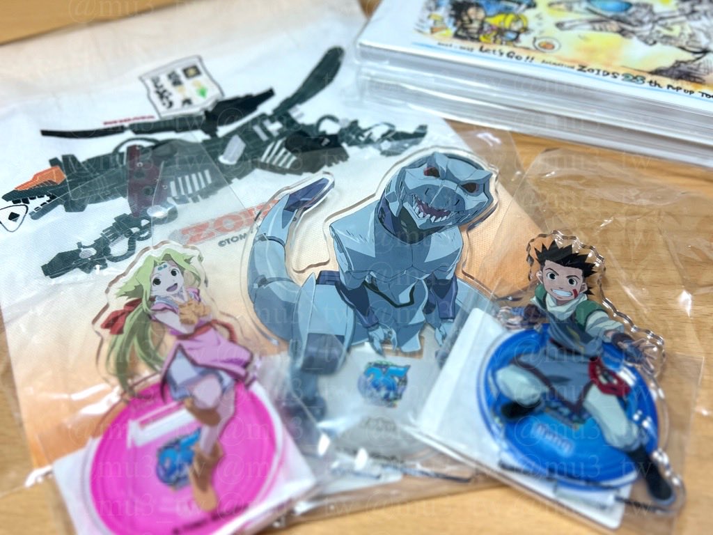 mu3_tw's tweet photo. 会場でも買ってたけどいくつか追加購入しちゃった♡
ポスカはファイリングして、時々開いて眺めてはニヨニヨしている https://t.co/rcBUUsw2xO