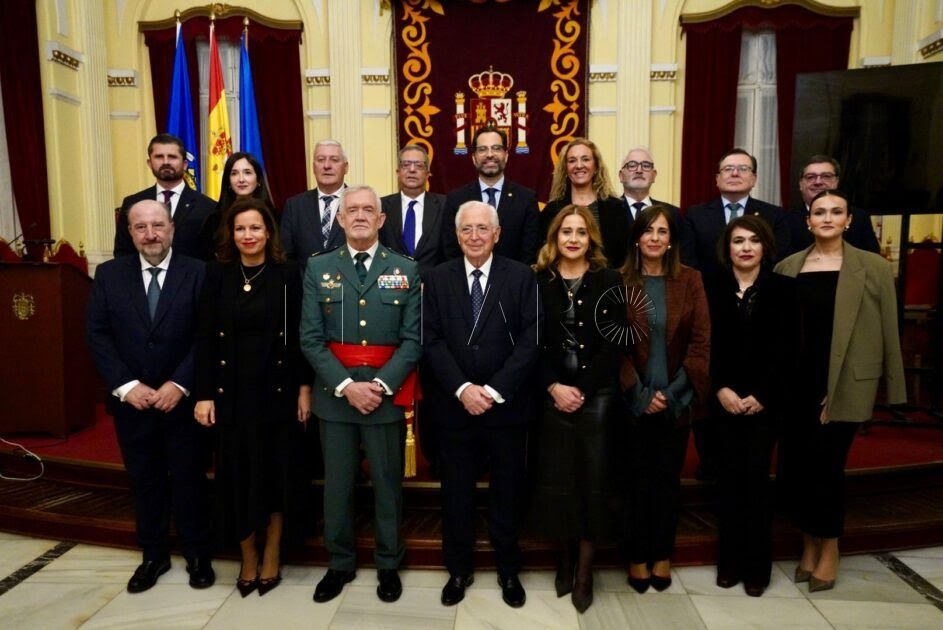 wawisamaroc's tweet photo. El @GobiernoMelilla y su hijo predilecto, todo queda en Gibraltar @notasintel @DZasken68678 @ppopular @_yeda_ @AcidoDeBaterias @Ahoztar1972 @DEAHQ @AIVD @BNDIntelligence https://t.co/yvUtKiWwxB