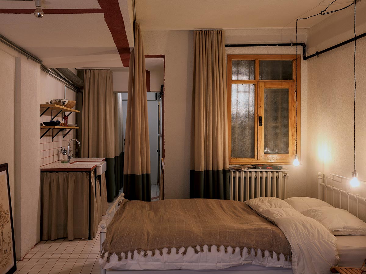 xxidergisi's tweet photo. Şişli, Kurtuluş'ta konumlanan Sabuncu Apartmanı, Ediz Demirel Works tarafından yenilendi. Proje mekânı sıfırdan inşa etmek yerine, dairenin geçmiş izlerini görünür kılmayı amaçlıyor.
https://t.co/L2Vk73ek4s
#nesinvakfı #istanbul #şişli #yenileme #daire #renovation #apartment https://t.co/bKhaMcEn6a