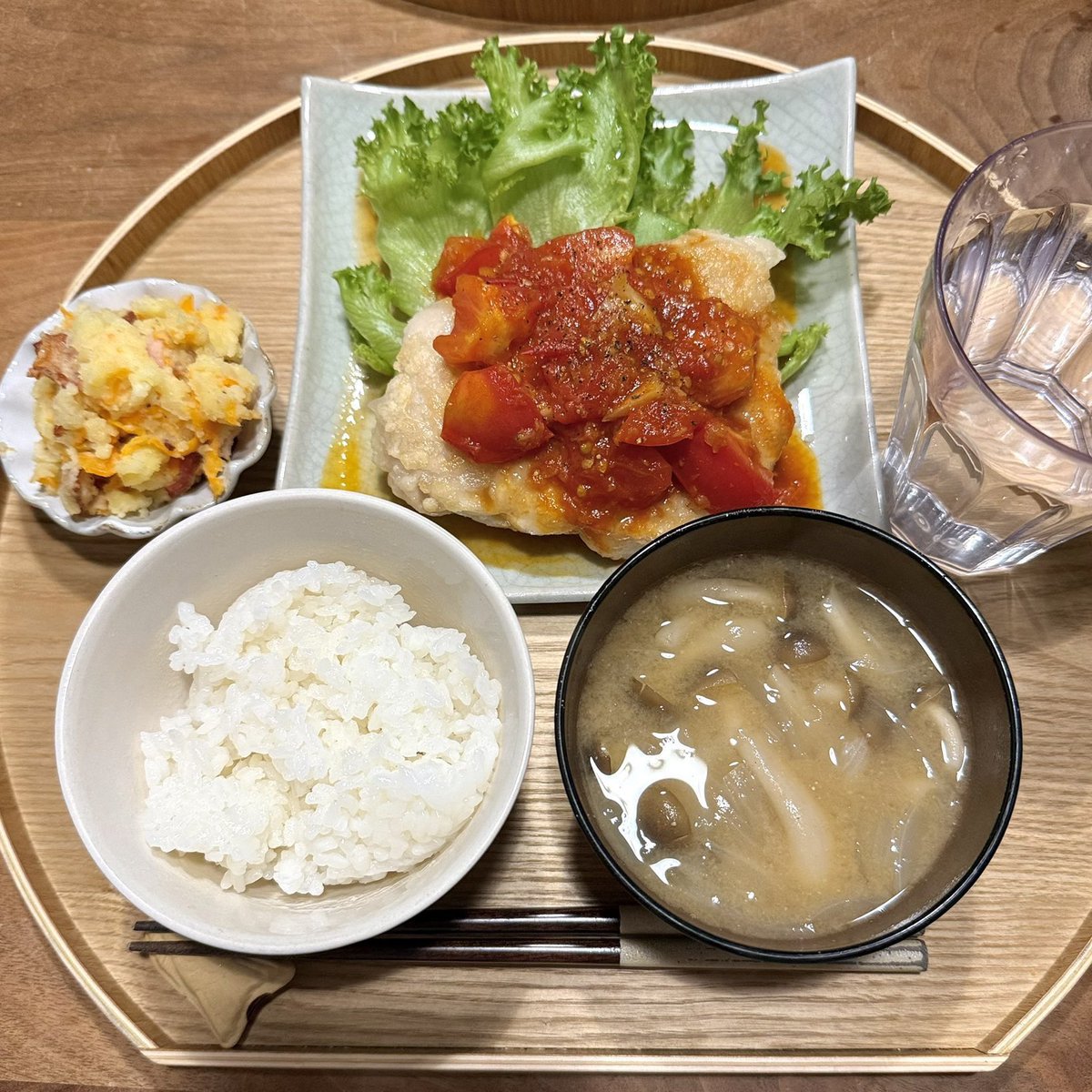 mainooyatsu's tweet photo. これまで何度も作ってきた、サクサク鶏むね肉のトマトソースがけ🍅
たくさんの方に作っていただき嬉しいです☺️ https://t.co/MURubJDNTB