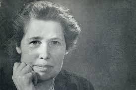 CraigBaird's tweet photo. On this day in 1988, Vibert Douglas died.
Born in Montreal in 1894, she was one of Canada's most prominent astronomers and astrophysicists. She was the Dean of Women at Queen's University from 1939 to 1964. A crater on Venus and an asteroid are named for her.

📸 Queen's U. https://t.co/aQtwHLBl4D