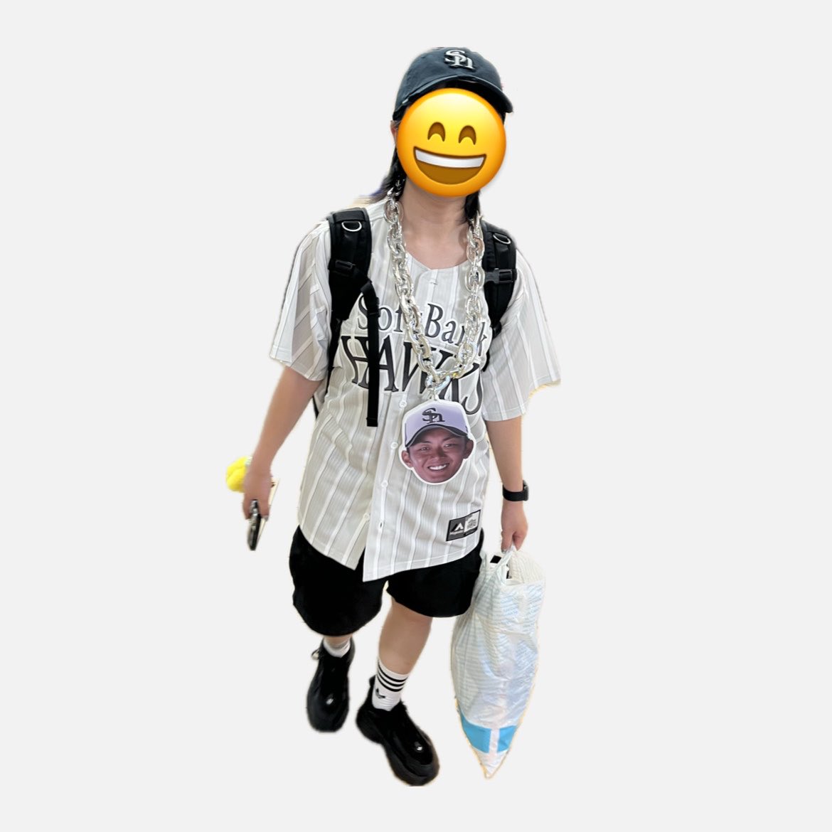 umeshu_idol's tweet photo. 一昨日お友達がうちに泊まりにきたんだけど、本当にありえない格好で改札から出てきて爆笑した https://t.co/Cxynlnnf3N