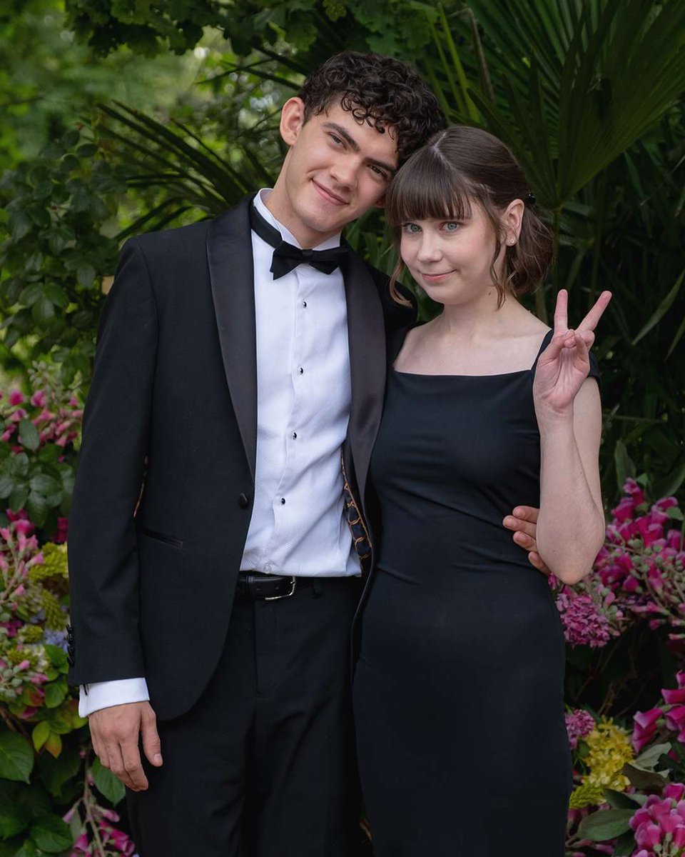 dailyjlocke's tweet photo. joe locke as charlie spring and jenny walser as tori spring in "heartstopper forever" https://t.co/mlDPfo4m7c