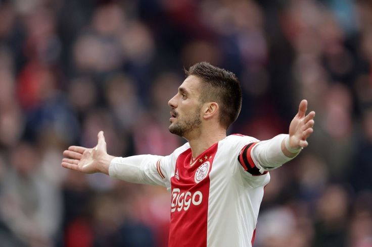 TouchmineX's tweet photo. 🚨 | Michael Olise is two assists away from breaking Dusan Tadic's record of 37 ASSISTS in a single season. 🇫🇷🎯

He has already beaten Messi's 34 tally in a single season tally by providing 36 assists this season, including 5 in the World Cup. 🥇 https://t.co/uFPML7nwAB