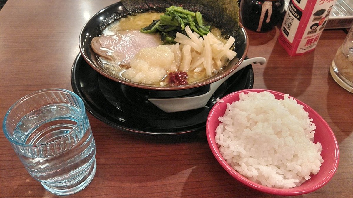 0401Masa's tweet photo. こんばんは。
お疲れ様です。
今日の夜ご飯✏️
仕事帰りに、横浜家系ラーメンを食べたよ！
最高に美味しかったや😃 https://t.co/wdoFG2cEqt