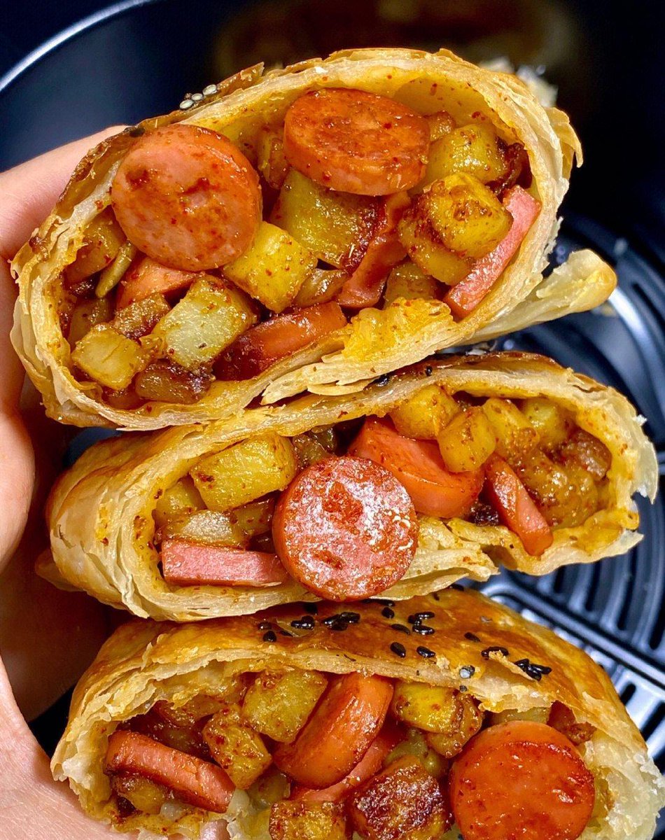 msluxury5's tweet photo. Craving warm crispy street food Our famous fried potato skewers with spicy cumin seasoning hit different! Grab yours quick before they sell out  #StreetFoodJoy， https://t.co/rw00cSyY3v