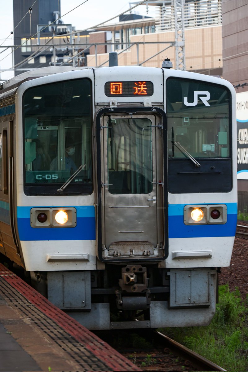 WJ_NW_OR's tweet photo. 2026/7/2 ④〆
工場入出場関係
回8345M
213系C-05編成

岡山電車支所配置の213系C-05編成が下総入所のため、岡山～下関間にて回送された

下関駅では、415系FO-1511編成もおり、かつて115系と415系鋼製車の並びが見られたように、今回は213系と415系ステンレス車の似たもの同士の並びが見られた https://t.co/opxbwYA8cb