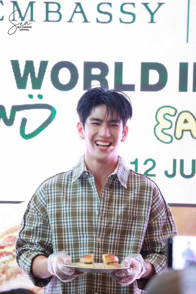 seatawinanfc's tweet photo. ยิ้มหวาน🤲🏻🩵

JIMMYSEA COOKING CHARITY

#TheWorldinOneBite2026xJimmySea
#sea_tawinan,@Sea_tawinan https://t.co/ts8kJ2tPRG