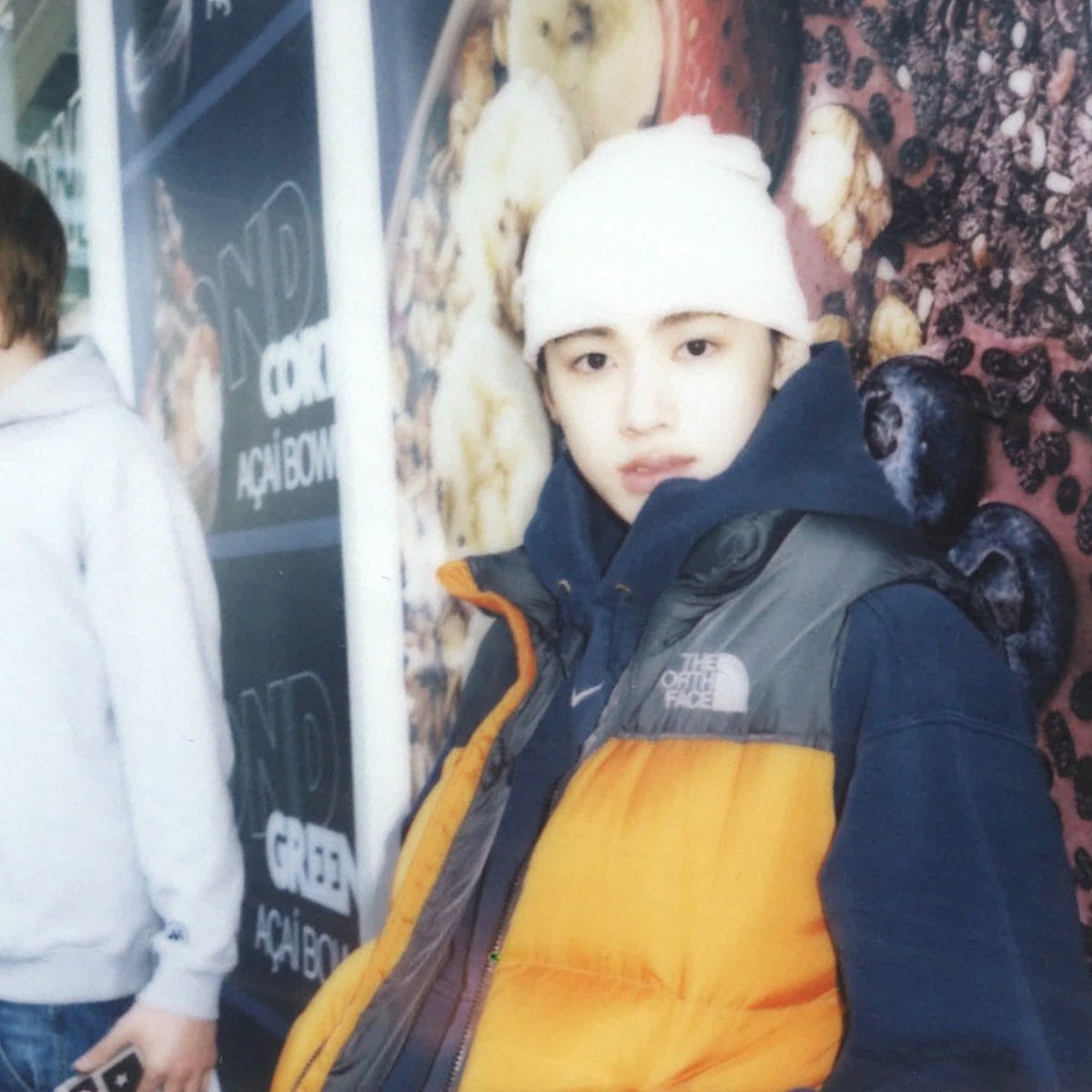 acaijoahae's tweet photo. seonghyeon dedek bgt beneran pake outfit ini… dia tuh kecil bgt imup gitu pake outfit ini pls mana pake beanie terus pipinya tembem bgt😮‍💨😮‍💨 itu pipi pasti isinya mozarella deh pengen aku tarikkk🤏🏻 https://t.co/izX29CGXq0