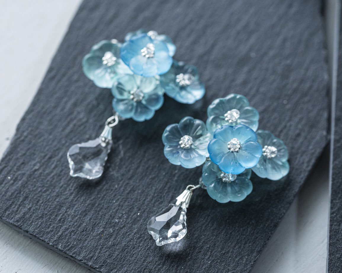 8gatu1's tweet photo. ぷっくりした磨りガラスのお花がかわいいネモフィラの耳飾り。
爽やかな青いお花が耳元で揺れます。 https://t.co/Z2EVsXrRNk