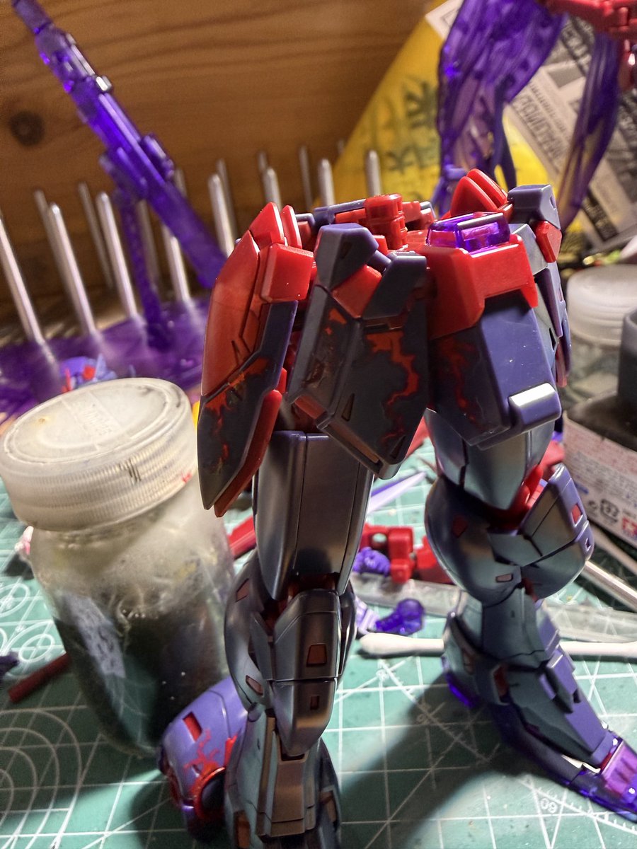 dangaiou's tweet photo. 久しぶりのガンプラ制作！
デカール貼りを開始！
マークセッターを使ってしばらく放置して水抜き！
正直俺デカール貼るの苦手なんだよなぁ😅
#ガンプラ
#MGウィングガンダムゼロEWコントラストカラー
#ガンプラ大好き
#悪質な転売と問屋に屈しない https://t.co/7vt7DvVASN