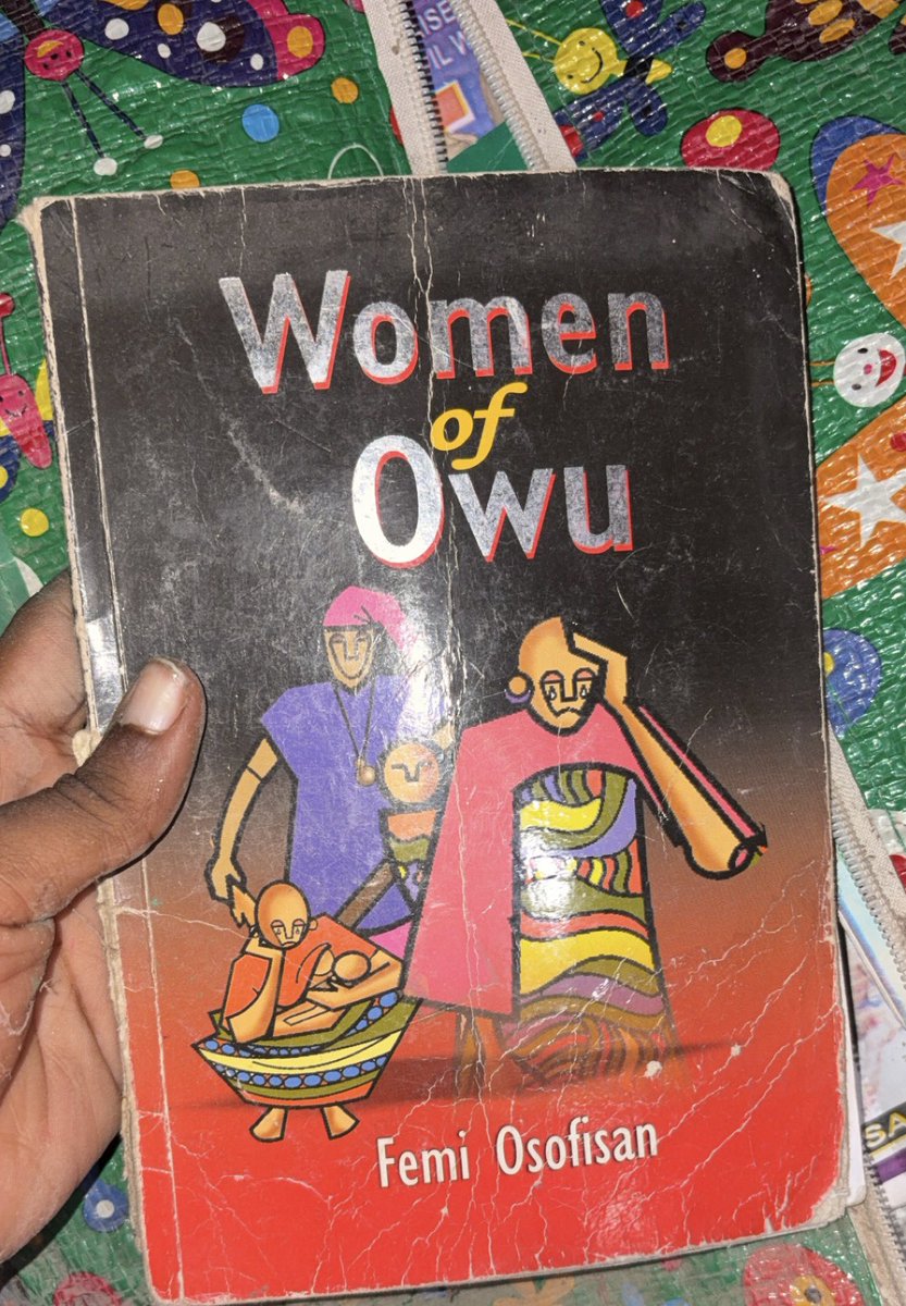 deyola_a's tweet photo. My own Women of Owu. I Kept all my secondary school books inside that Ghana Must Go https://t.co/GOWlrlIqpm