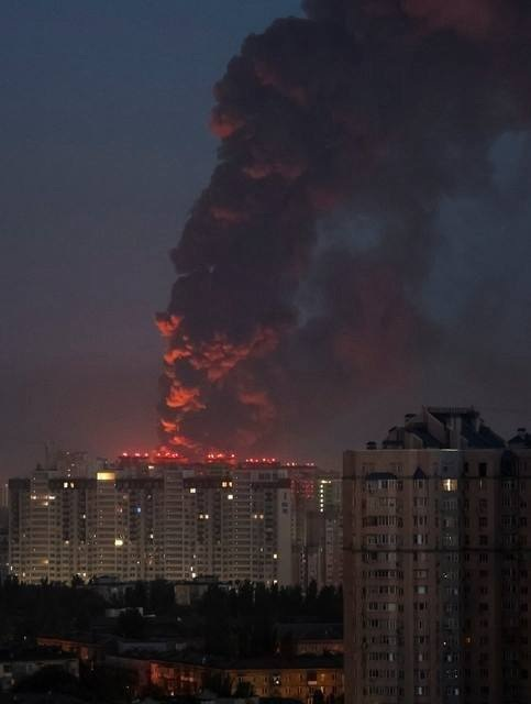 wowhubua's tweet photo. "Дивне ставлення, що ви не додаєте гільдії з російських серверів на сайт" 
"Та яка різниця на якому сервері грати" 
"Мені не зручно грати англійською" 
"Українізатор не все перекладає, тому я граю на ру сервері" 
"Я прийшов відпочивати у гру, яка різниця з ким я буду грати" https://t.co/U4kNWgxJwd