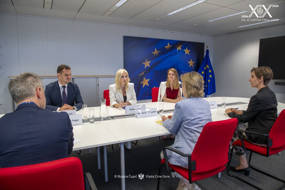 maidagorcevic's tweet photo. 🇲🇪🇪🇺 Nakon što je Evropska komisija kroz finansijski paket predvidjela Crnu Goru u okviru narednog višegodišnjeg budžeta EU, u Briselu sam sa Marijom Luis Albukerke, komesarkom za finansijske usluge, štednju i ulaganja, razgovarala o tome kako da ovu važnu evropsku priliku pretvorimo u konkretne koristi za našu ekonomiju i građane Crne Gore.

Naš cilj je da brojne mogućnosti pretvorimo u investicije, snažniju i konkurentniju privredu, kvalitetna radna mjesta i bolji pristup kapitalu za domaće kompanije.

Razgovarale smo i o završnim koracima za zatvaranje Poglavlja 9 i daljem usklađivanju finansijskog sektora sa standardima Evropske unije.

Crna Gora se za članstvo ne priprema samo institucionalno, već i ekonomski. Namjera je da od prvog dana nakon ulaska u EU budemo spremni da u punoj mjeri iskoristimo prednosti članstva i da građani i privreda što prije osjete konkretne rezultate našeg evropskog puta.

#28by28 #NextEUMember
