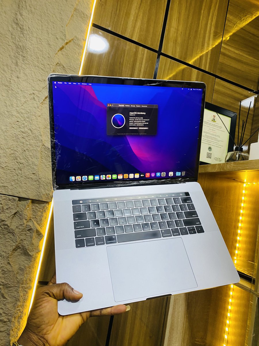 KUNO_INTEGRATED's tweet photo. Apple MacBook Pro 2016
16gb ram
1tb ssd
Core i7
4gig graphics dedicated 

Price: 650,000 https://t.co/F3moNNAfkX