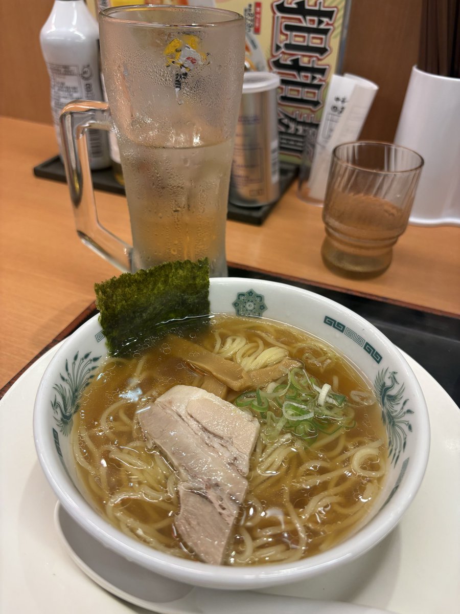 OtsukaTL2's tweet photo. 日高屋の立ち回りプロ級なので〆に半ラーメン頼めるんすよね🍜 https://t.co/J1sMPqb55D