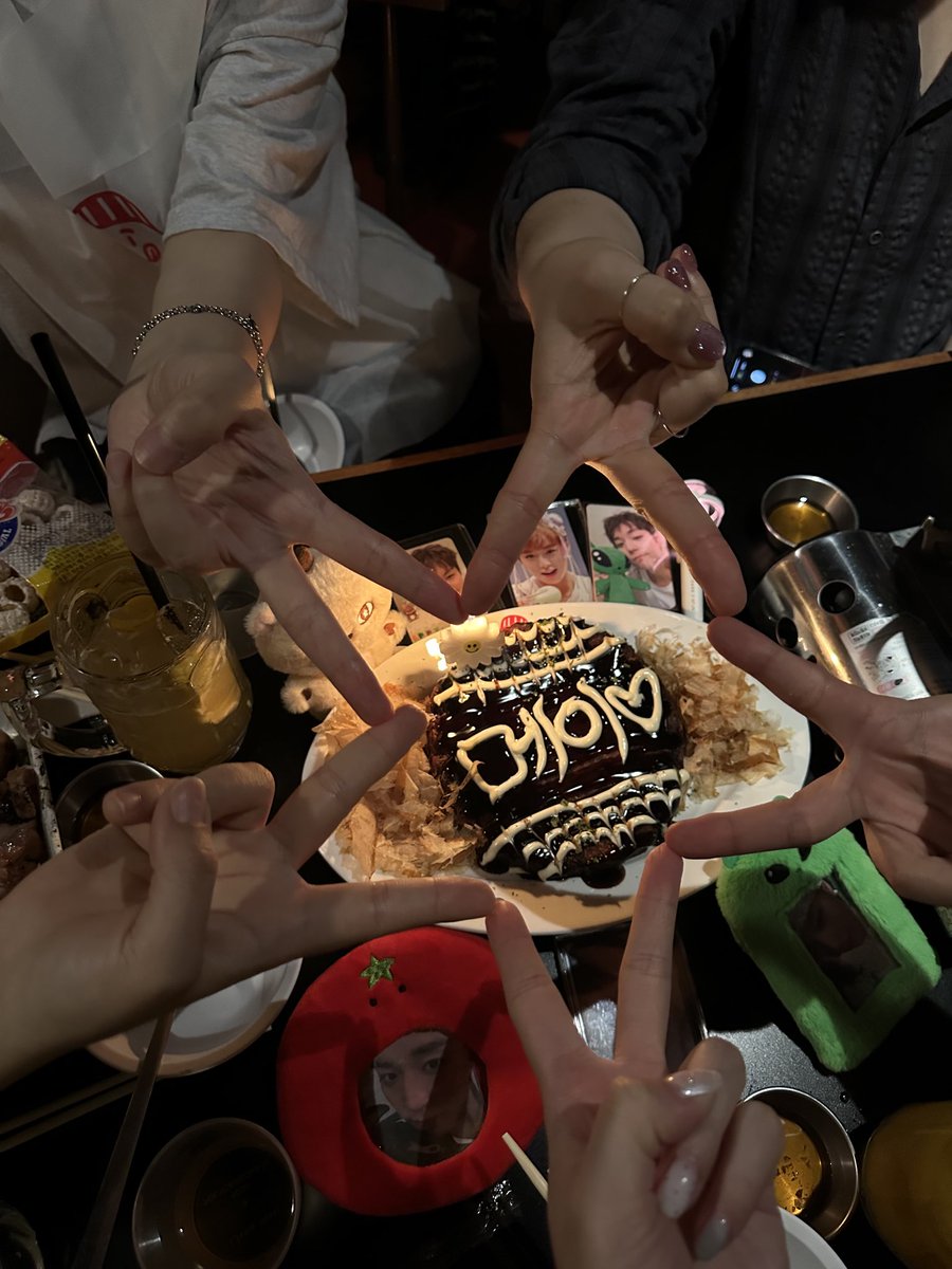 wingmelang69482's tweet photo. 다들 왜 이렇게 착하고 재미있는 건지!
사랑해! https://t.co/l5wz19Ykd4
