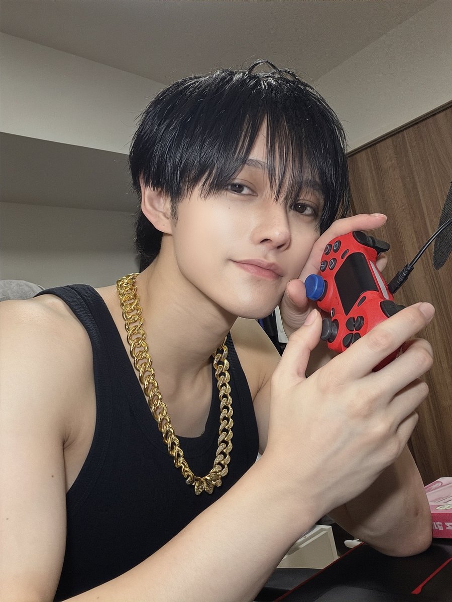 Rinta_brother's tweet photo. こう見えてAPEXプレデター、ダブハン爪痕持ち https://t.co/CLSUjClaGE