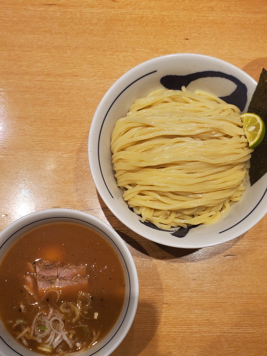 eulb_ssbu_ow's tweet photo. もぐもぐYUMMY https://t.co/UcTg32Vy8W