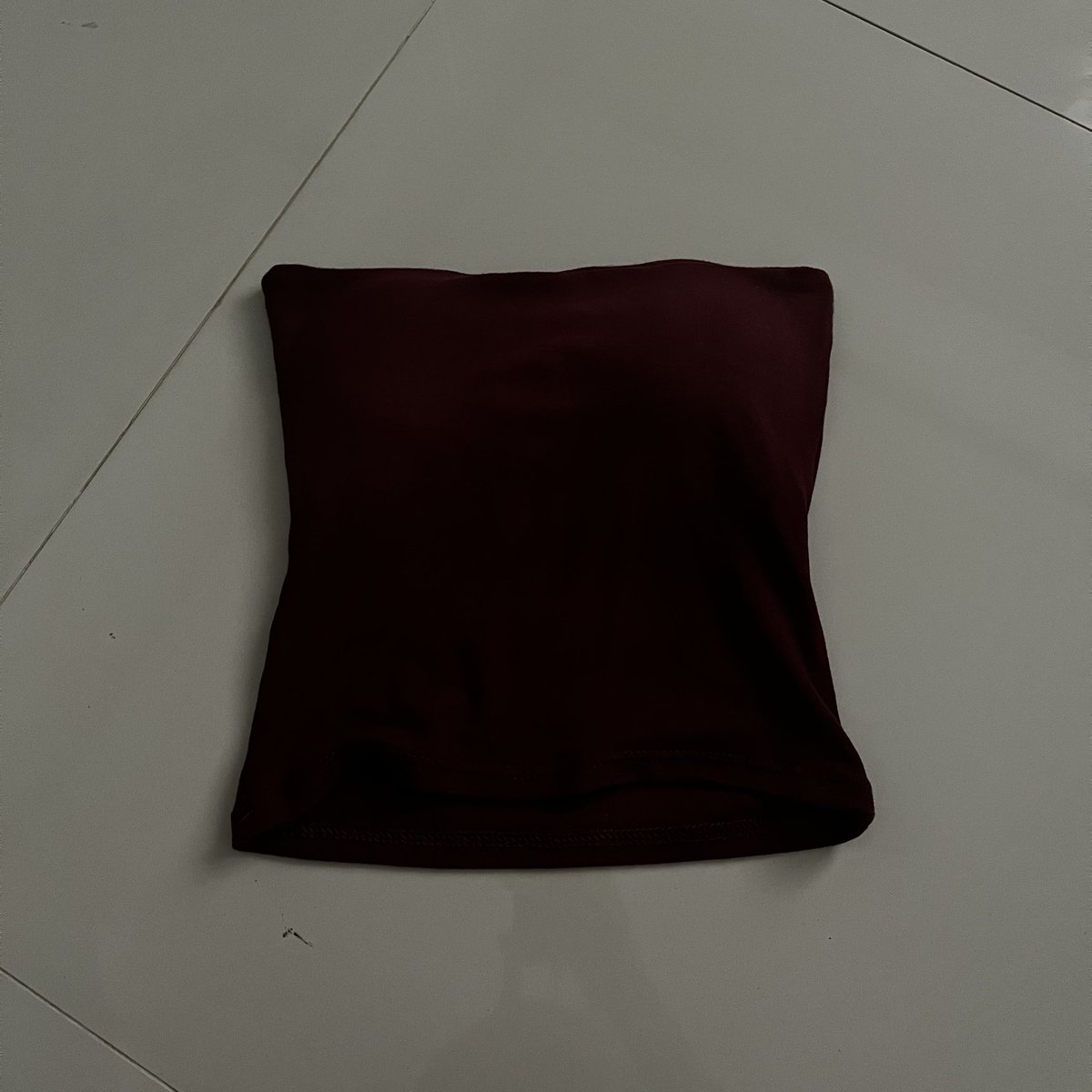 _kmkln's tweet photo. เกาะอกสีแดงเลือดหมู ไม่เคยใส่ค่ะ แค่ลองแล้วซักไปรอบเดียว 70.-

#เสื้อผ้ามือสอง #ส่งต่อเสื้อผ้ามือสอง #โล๊ะตู้เสื้อผ้ามือสอง #ส่งต่อ #โล๊ะตู้ https://t.co/8cSAijLpQo