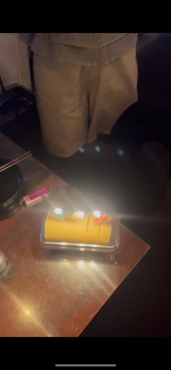 breadshappy's tweet photo. 하딜먹고옷구경하고생일축하하는하루 https://t.co/kV0M3kTl1m