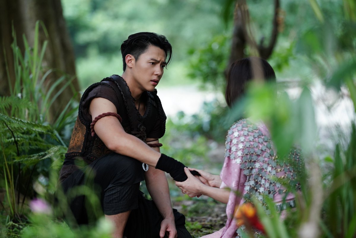 WeLoveSF's tweet photo. เปิด 5 ภาพใหม่ของ 5 ตัวละครจาก #อัศจรรย์วันทอง  พลิกเกมรักสองใจสร้างประวัติศาสตร์ใหม่ที่ไม่เคยปรากฎ

3 กันยายนนี้ ที่ #SFcinema 🍿❤ 

| ข้อมูลจาก Black Dragon Entertainment

#InTheNameOfLove
#InkWaruntorn
#mark_prin
#GulfKanawut
#ดูหนังที่SF https://t.co/nAYUJYTE6t