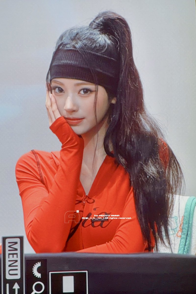 t_n_k__nn_'s tweet photo. 260702 

#ANNA #안나 #MEOVV #미야오 https://t.co/nnYjih2GV0