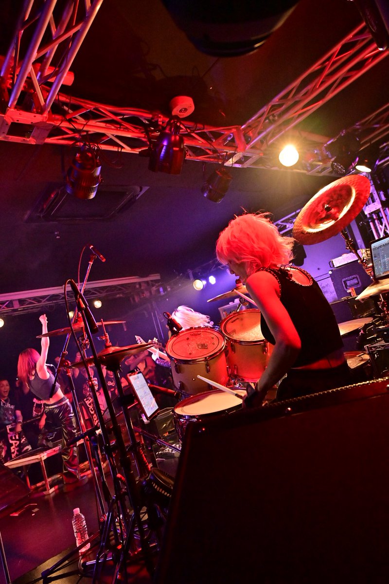 hina_drums's tweet photo. 2026.6.20 Thank you 名古屋！！

BRIDEARサポート‼️🥁🥁

背中からもオーラ出せるんだぜ💪🔥🔥

（結構後ろから撮られるのも好き🫢❤️‍🔥❤️‍🔥）

photo by 土屋良太 https://t.co/lqbAWMCDqm