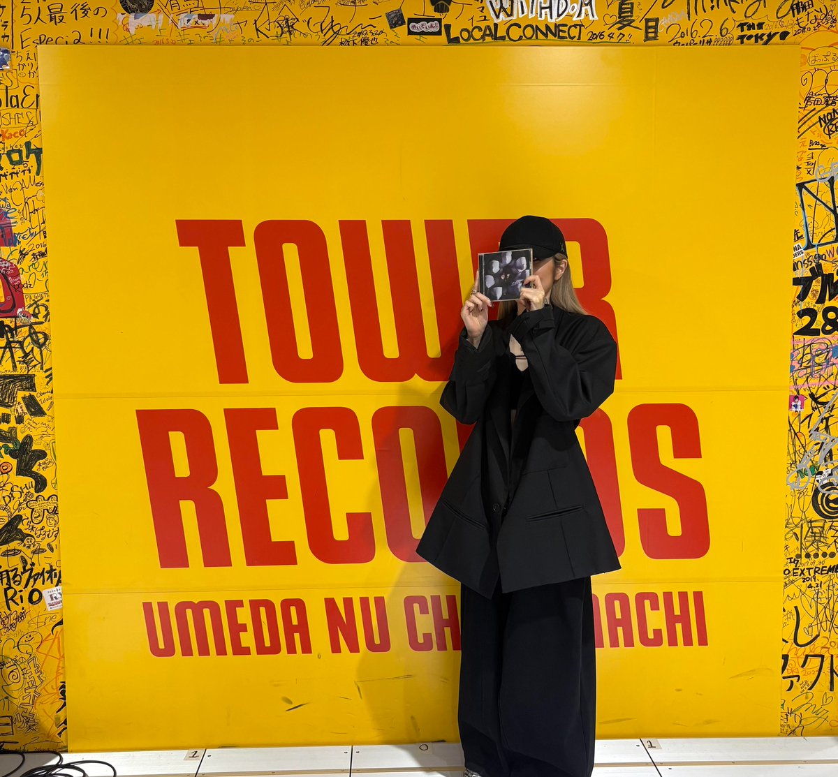 天城サリー「あなたでなくちゃ」サインポスター　タワレコ梅田NU茶屋町店　ナナニジ Arche 】 2ndAL「THE BLACK SHEEP OF THE FAMILY」発売記念ミニライブ