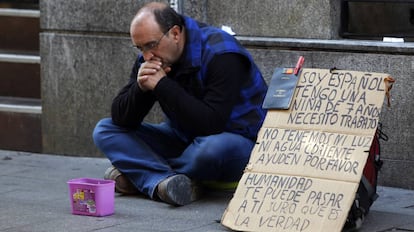 Tribunolibre's tweet photo. En España hay RACISMO

Un ejemplo.

Se puede pagar 600 € o más a una persona extranjera que llega ilegalmente en patera, se le da alojamiento, ropa, comida, sanidad, y diversas ayudas legales.  

Se puede pagar 480 € a un pensionista español después de trabajar toda su vida. https://t.co/uYpeIpl9TY