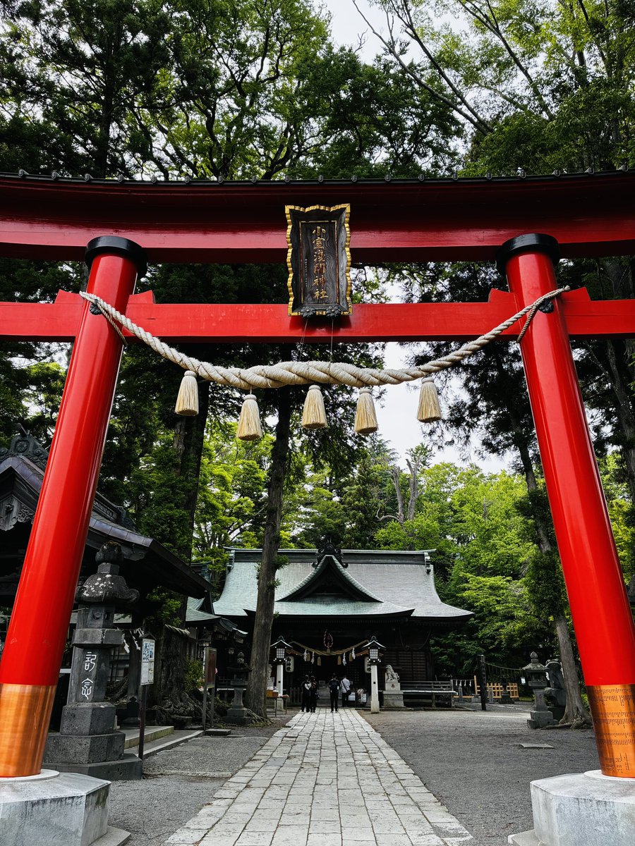 STTraveler's tweet photo. Discover Fujisan Shimomiya Komuro Sengen Shrine in Yamanashi! Established in 807, this peaceful shrine at the foot of Mt. Fuji is dedicated to Konohanasakuya-hime ⛩️🗻

#冨士山下宮小室浅間神社 
#小室浅間神社 https://t.co/r8aMWvGrIV