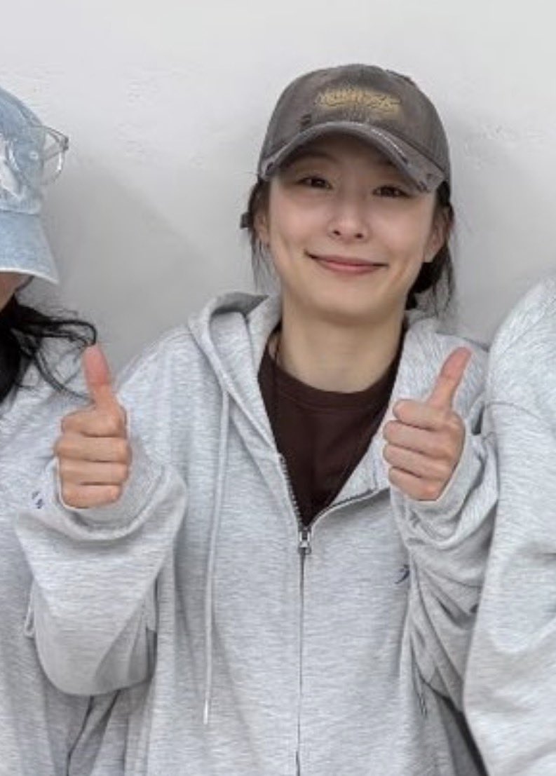 housekeepingirl's tweet photo. 하 웃겨
짤로 쓸래요 https://t.co/v2auNKlXSM