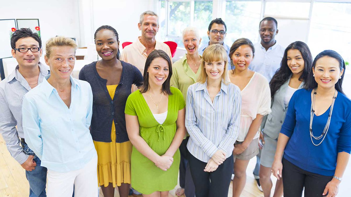 ChasRSmith's tweet photo. #EverydayLeaders! Traditional managers view employees as potential problems. Modern leaders view team members as their most vital resource. #leadership #teambuilding https://t.co/G5HgD63r01