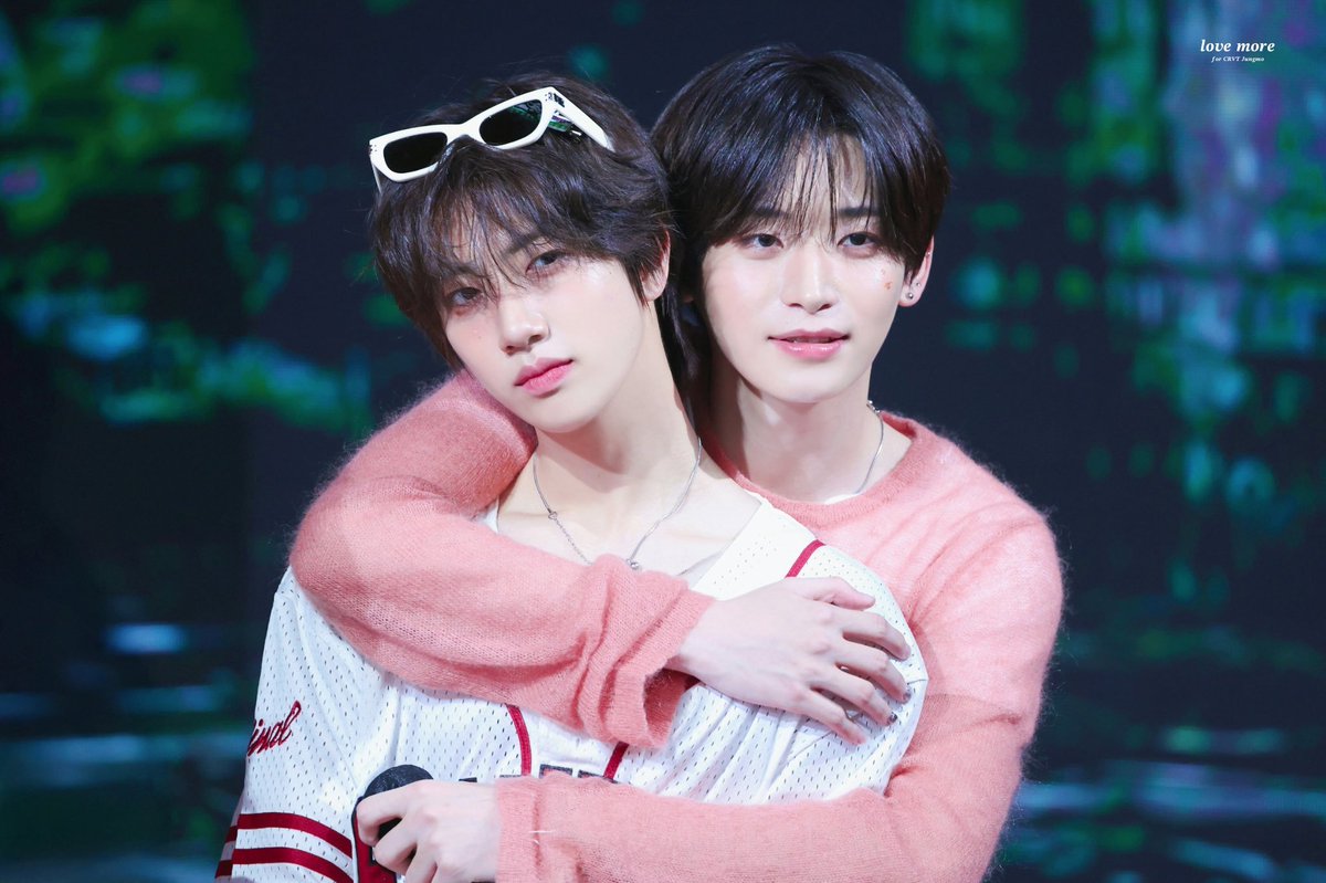 begaez's tweet photo. no one is going to take wonjin from you bro @.jungmo https://t.co/NWTyoFZU79