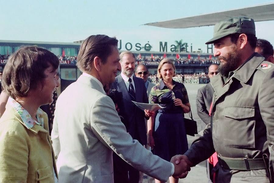 PescaEPIVILA's tweet photo. #FidelCastro recibe a Olof Palme, Primer Ministro del Reino de Suecia, el 29 de junio de 1975
https://t.co/mXyZ1JTJOF
#100AñosConFidel #Cuba #CubaSeDefiende #NoAlBloqueo https://t.co/03nAzDLEmU