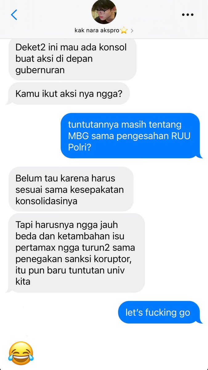 phunarafisipol's tweet photo. #pondphuwin prompt au

Niat hati nyari anjem langganan, eh malah jadi ‘teman’ satu pergerakan. Pondphuwin as anak pergerakan mahasiswa di tengah - tengah himpitan ancaman tahanan politik. Akankah hubungan mereka tidak lengser seperti rezim yang saat ini menindas masyarakat? https://t.co/60Hl80meIu